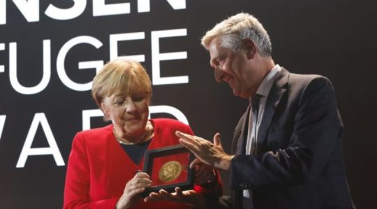 Merkel, premiada por Acnur: “Una Alemania solo para los alemanes es egoísta”