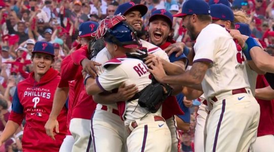 Filis eliminan a los campeones Bravos y avanzan a la NLCS