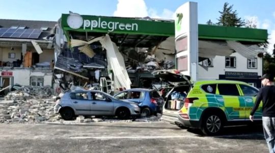Al menos diez muertos en la explosión en una gasolinera en Irlanda