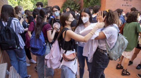 Los jóvenes españoles: entre la espada y la pared