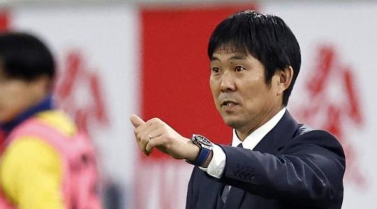 El entrenador de Japón recibe «duchazo» luego de la victoria contra Alemania en Qatar
