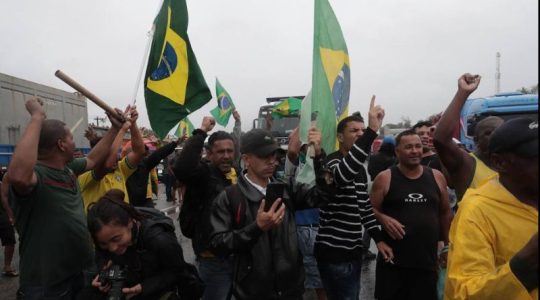 Policía inicia levantamientos de bloqueos en las carreteras de Brasil