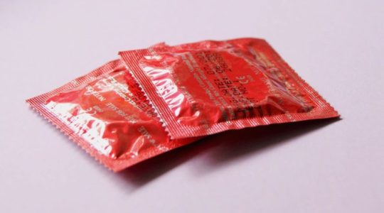 Francia repartirá preservativos gratis para los jóvenes de entre 18 y 25 años a partir de 2023
