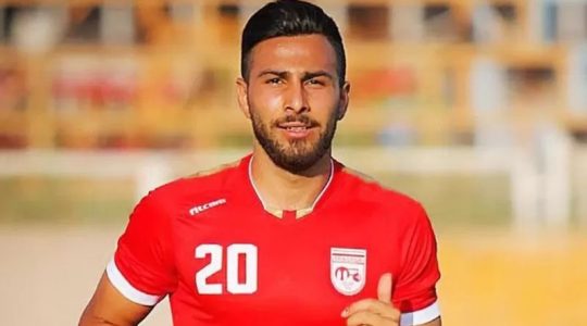 Irán condena a 26 años de cárcel al futbolista Amir Nasr-Azadani por su participación en las protestas