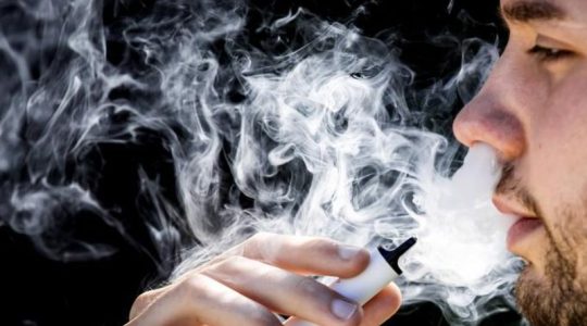 Cigarrillos electrónicos pueden causar daños pulmonares a largo plazo