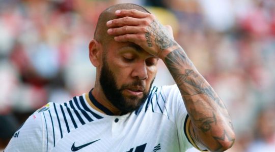 El relato de la víctima de Dani Alves: «Me bajó la cabeza hacia su pene. Me abofeteó y me penetró de manera violenta»