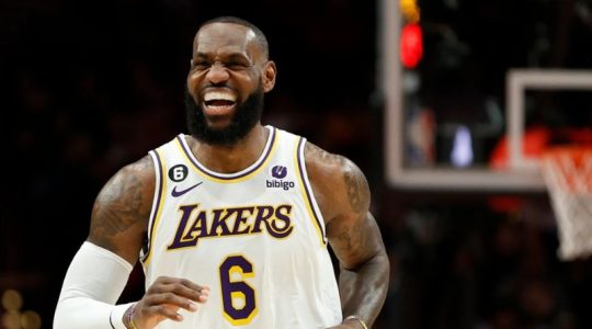 ¿A cuánto está LeBron James de ser el máximo anotador en la historia de la NBA?