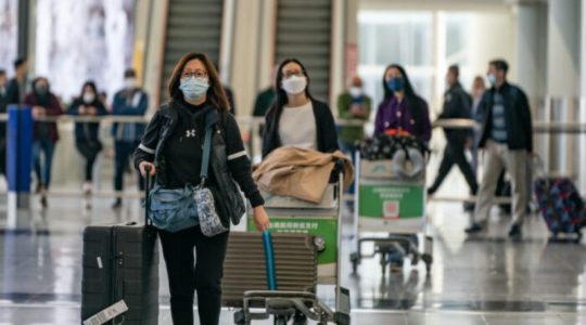 Europa recomienda exigir un test negativo a viajeros procedentes de China e insta a vacunarse con la cuarta dosis