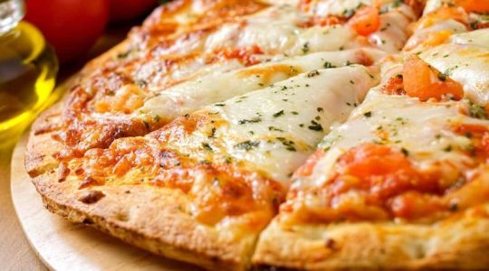 Cómo hacer la pizza perfecta usando tan solo tres ingredientes