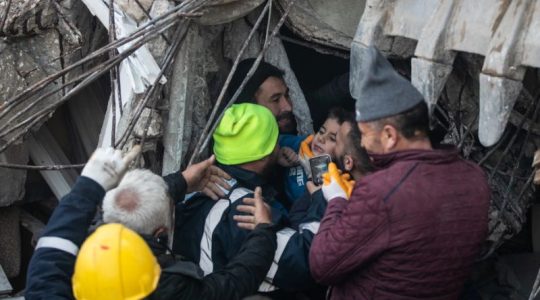 Esperanza tras la tragedia: los emotivos rescates de sobrevivientes después del terremoto en Turquía y Siria