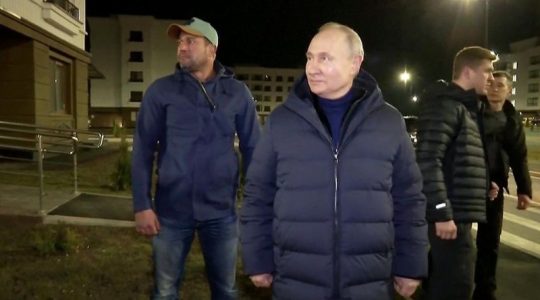 Putin hace una «visita sorpresa de trabajo» a Mariúpol